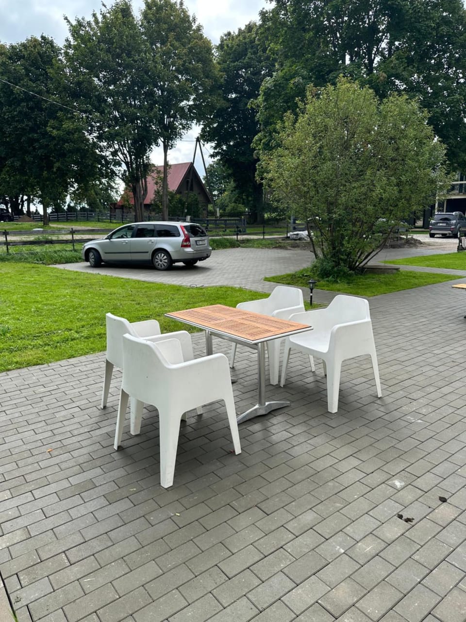 Garden, Seating area, Dining area