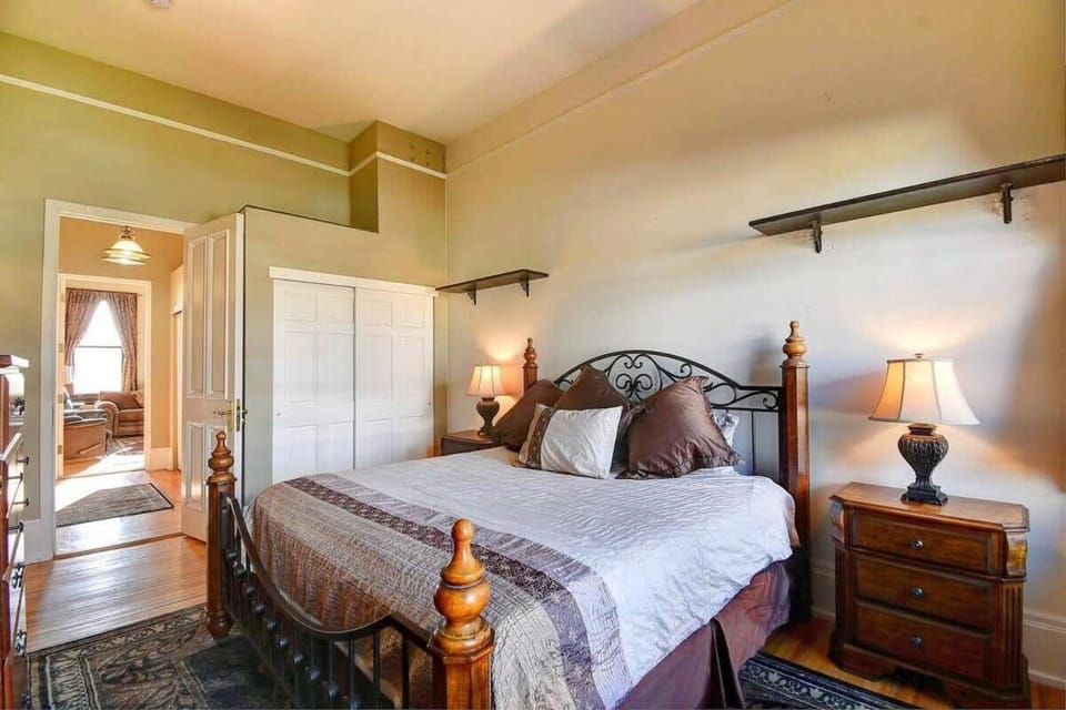 Bed, Bedroom