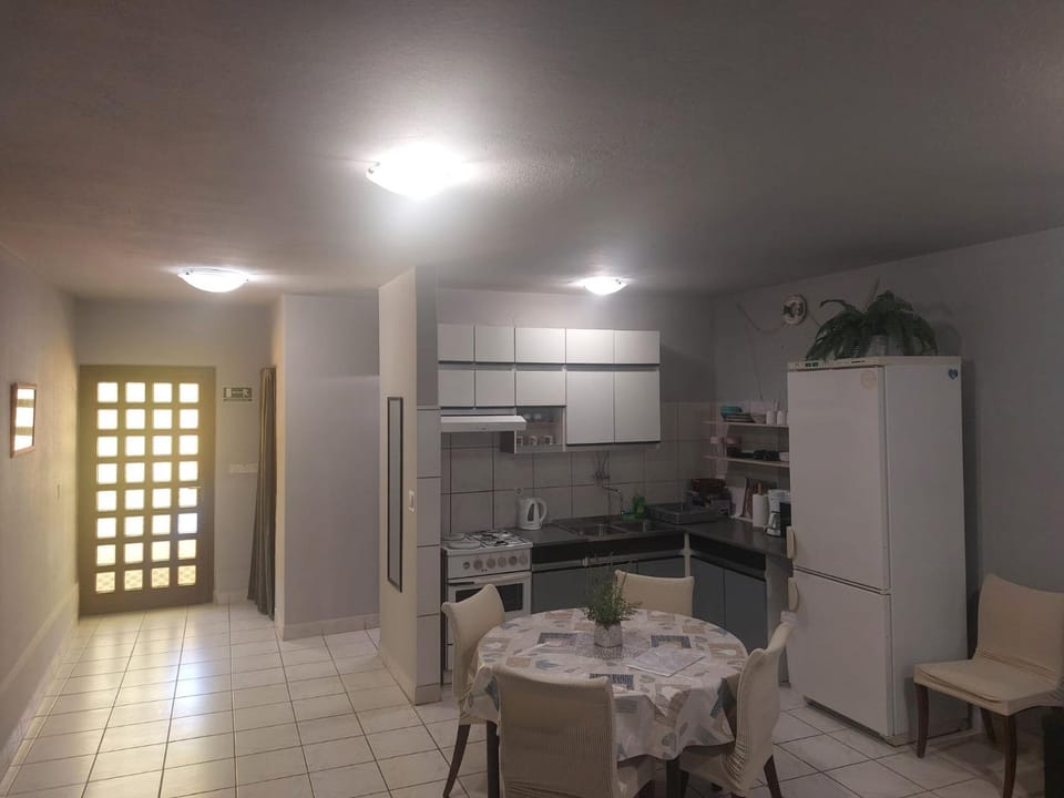 Kitchen or kitchenette, oven