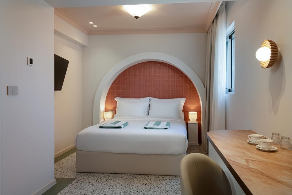 Bed, TV and multimedia