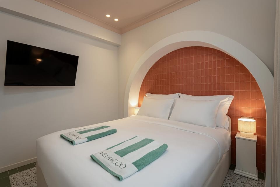 Bed, TV and multimedia