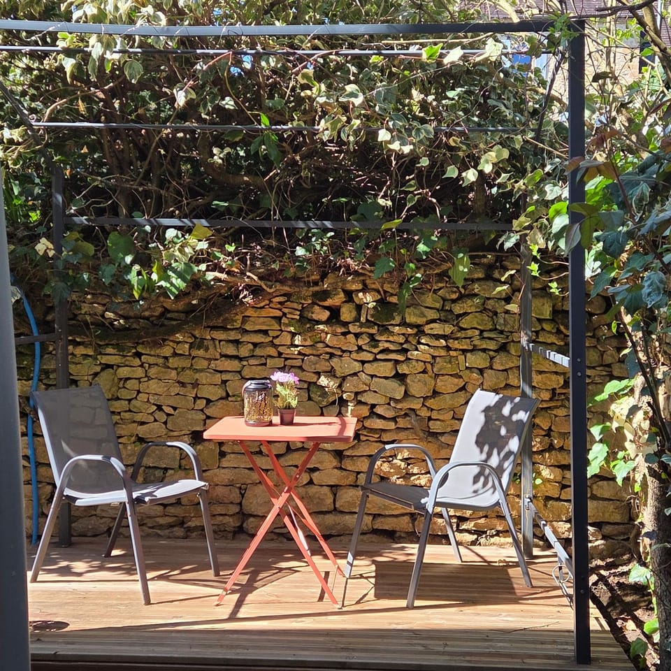 Patio, Dining area
