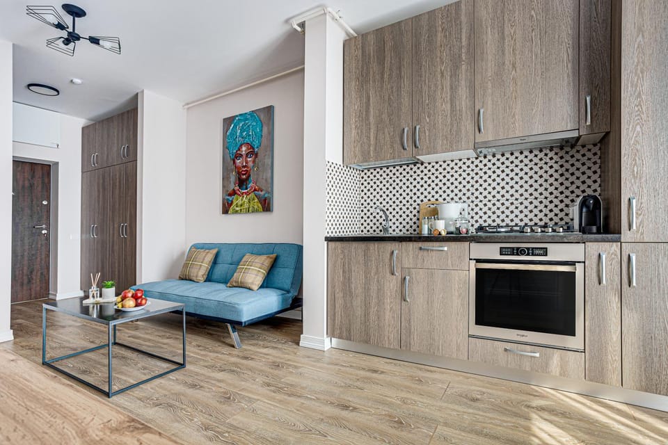 Kitchen or kitchenette, Living room, Seating area, Dining area, stove