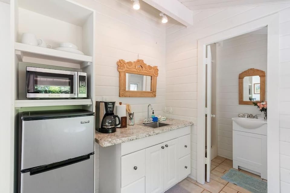 North Shore Garden Studio Apartment in Pupukea