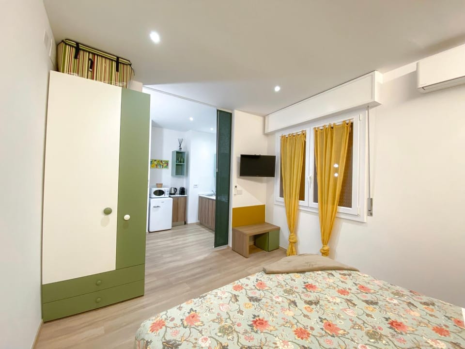 TV and multimedia, Kitchen or kitchenette, Bedroom, Facility for disabled guests, locker, wardrobe, kitchen