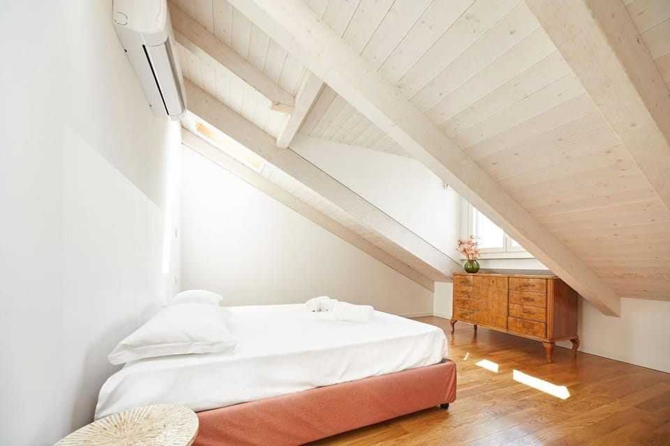 The Attic 18 Apartment in Milan