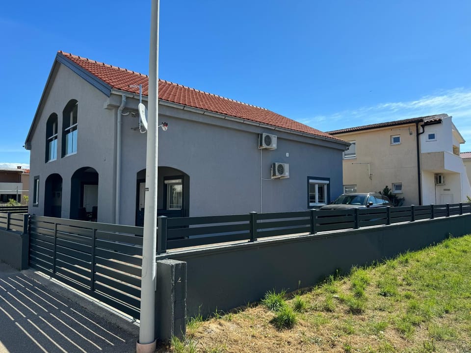 Property building, Parking