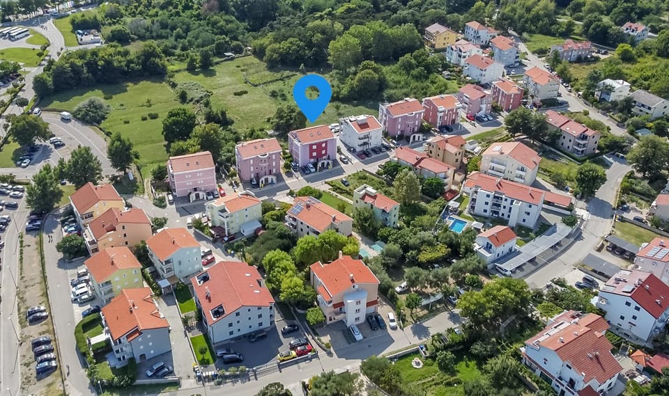 Property building, Neighbourhood, Bird's eye view, Location