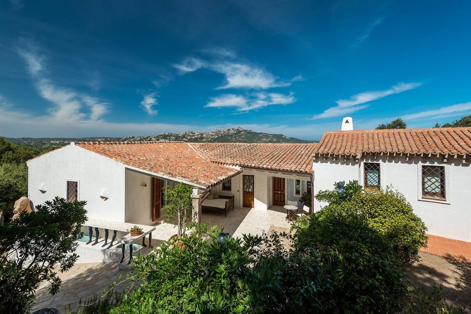 Property building, Day, Natural landscape