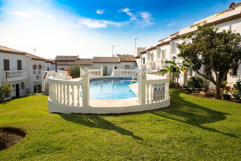Off site, Garden