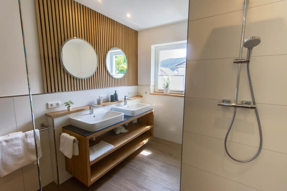 Shower, Bathroom, towels