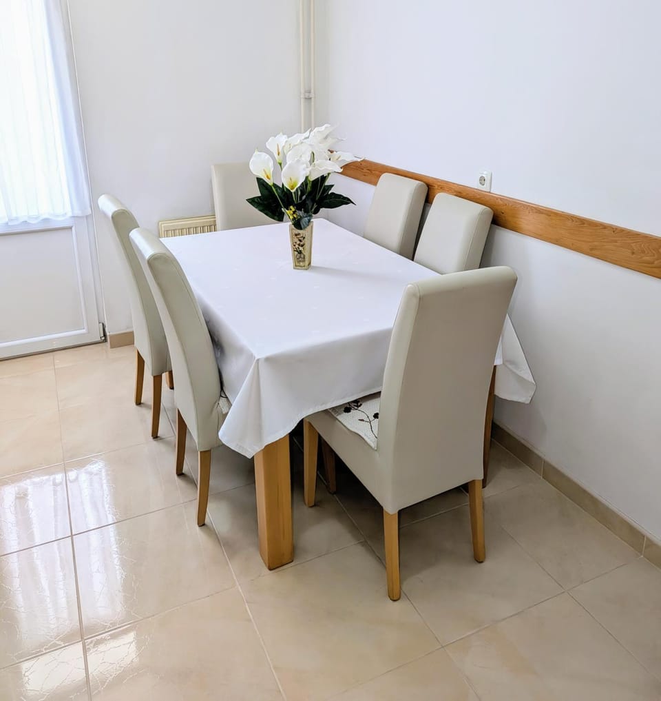 Stan na dan Mostar bijeli Brijeg Apartment in Mostar