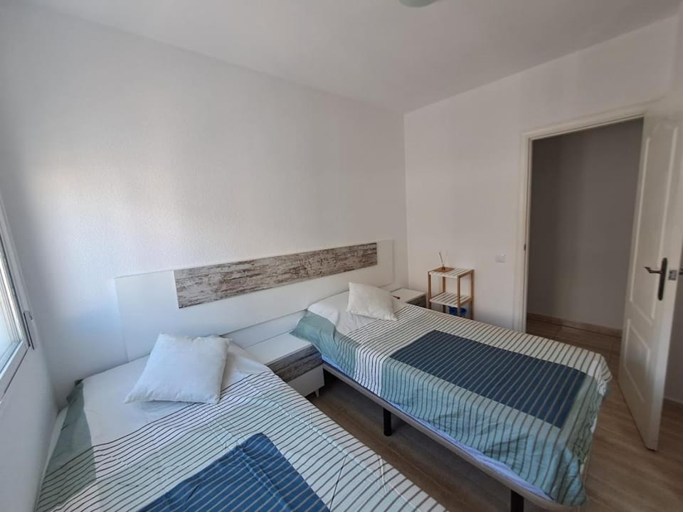Bed, Bedroom, flat iron, wardrobe