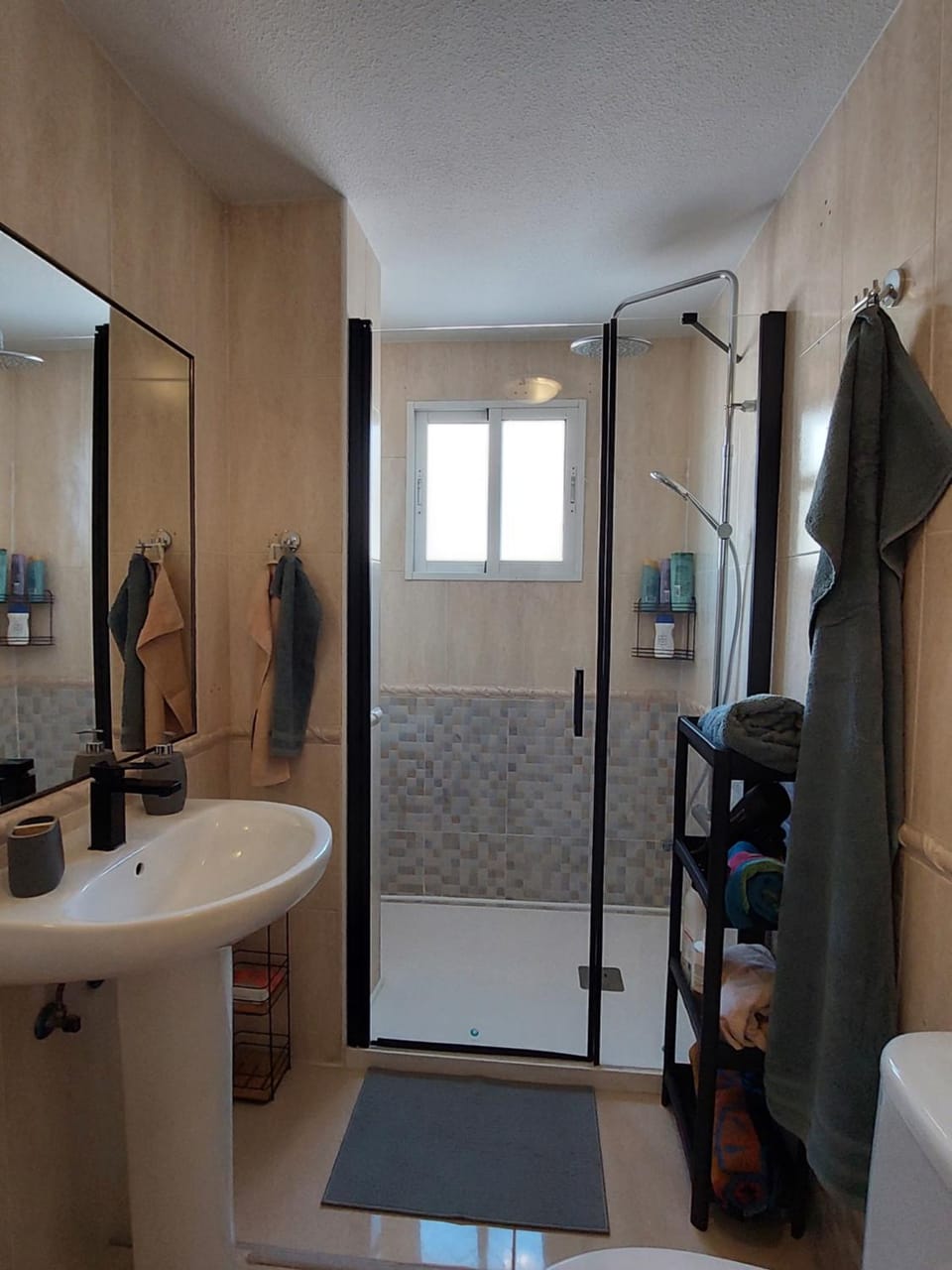 Shower, Bathroom, towels
