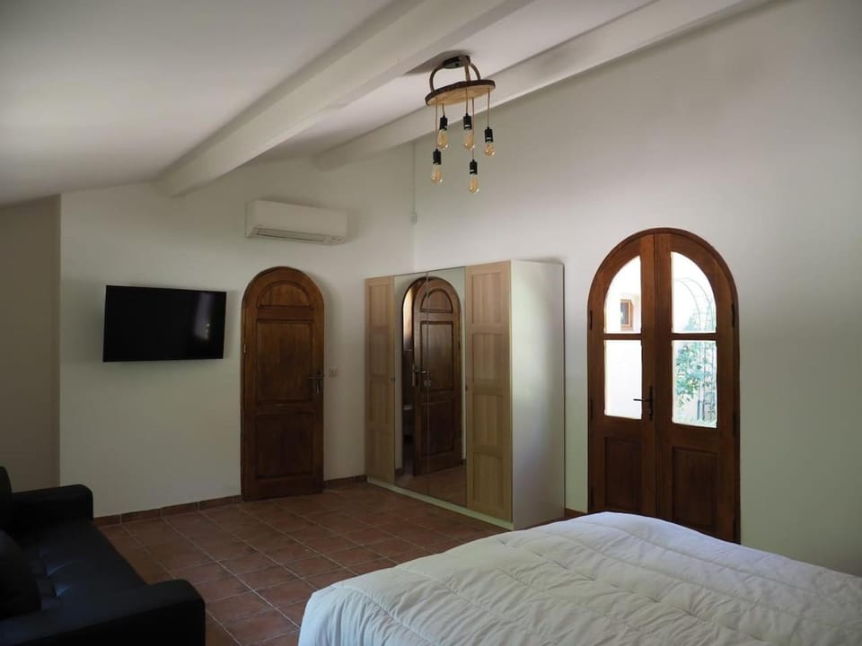 MAMMONA Villa in Bonifacio