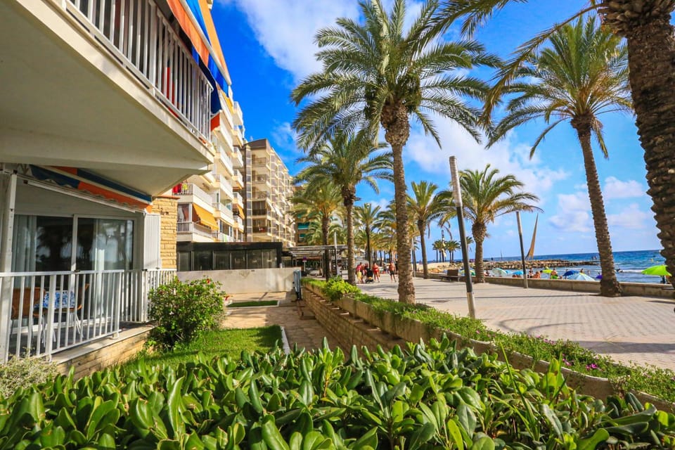 LITORAL COSTA DORADA - BELLO HORIZONTE Only families Apartment in Salou