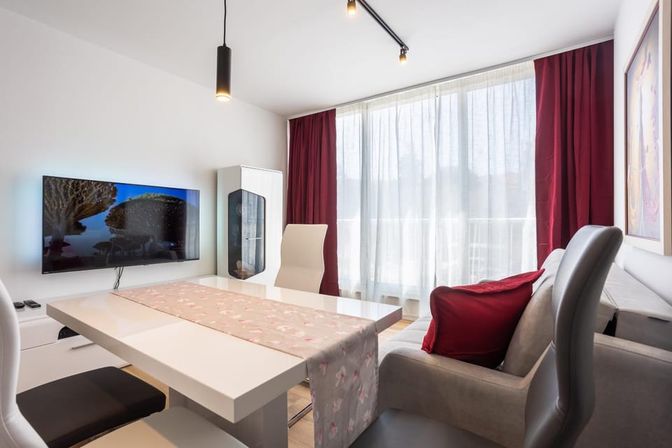 Royal Luxe Apartment in Split
