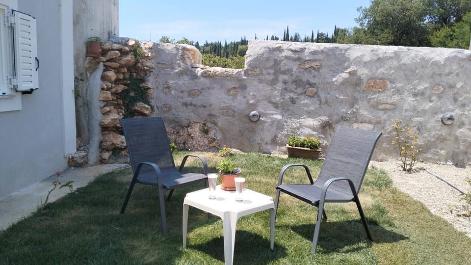 Patio, Spring, Day, Garden