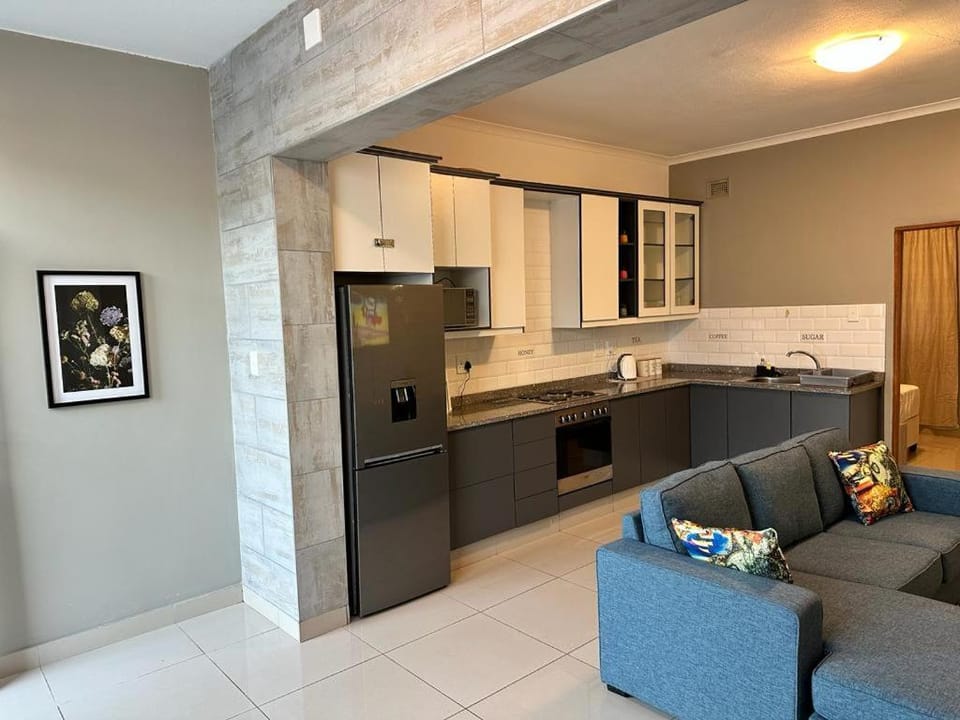 St Ives beach access apartment Apartment in Margate
