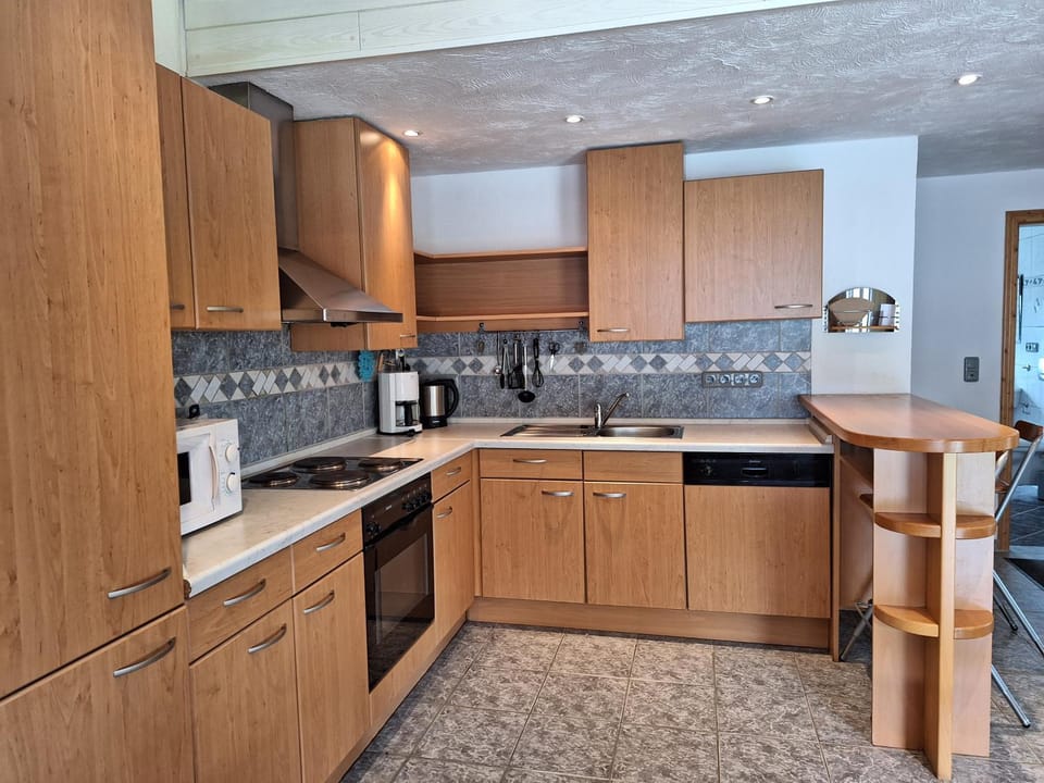 Coffee/tea facilities, Kitchen or kitchenette, dishwasher, minibar, pet friendly, stove