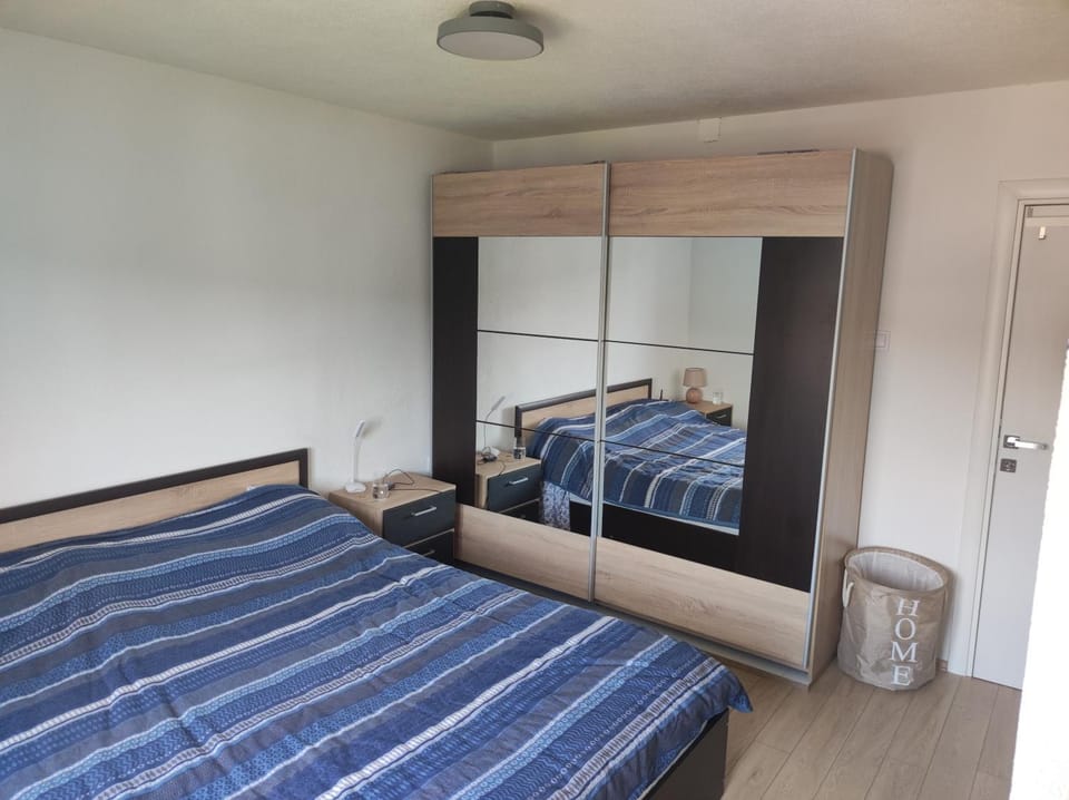 Bedroom, wardrobe