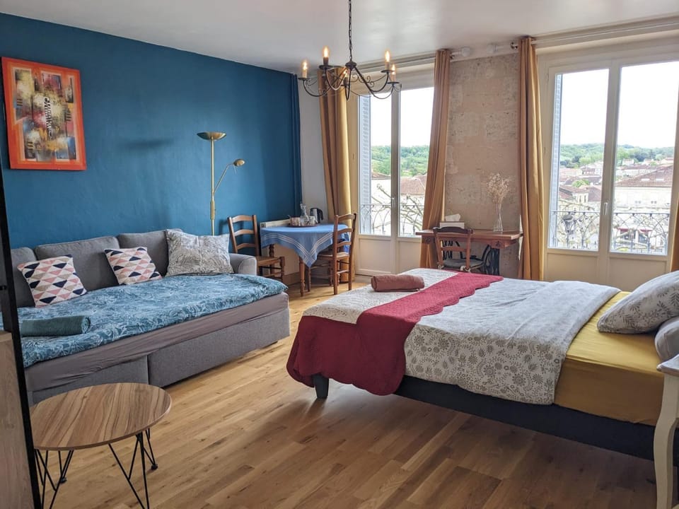 Au dessus des arcades Bed and Breakfast in Occitanie