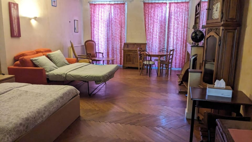 Au dessus des arcades Bed and Breakfast in Occitanie