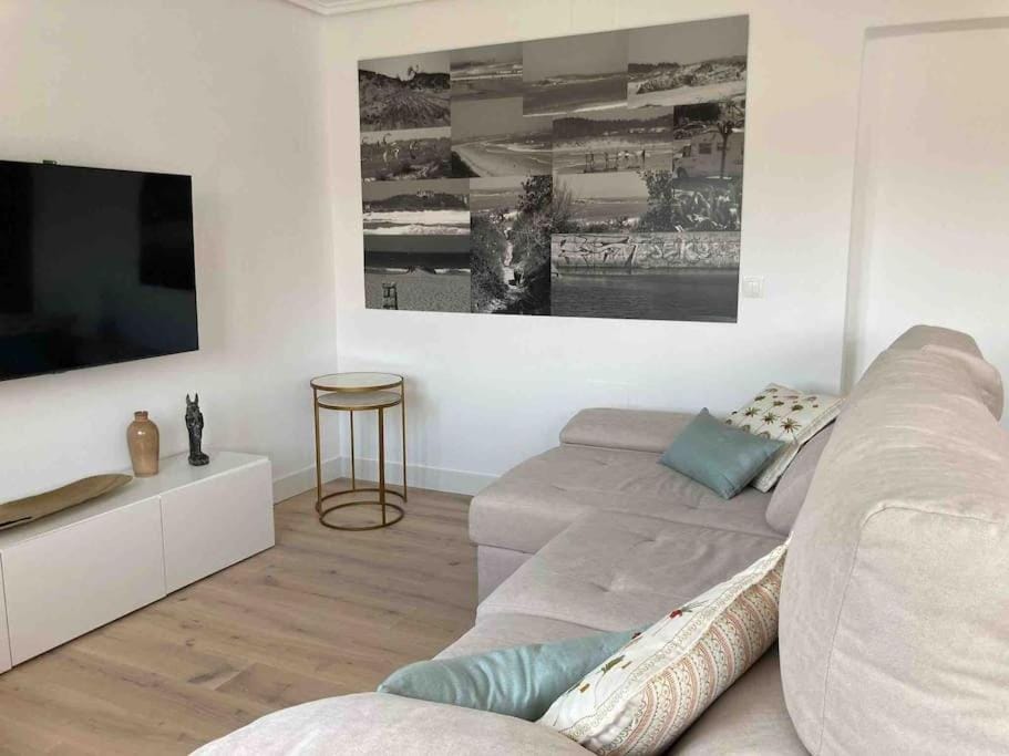 Communal lounge/ TV room, Evening entertainment