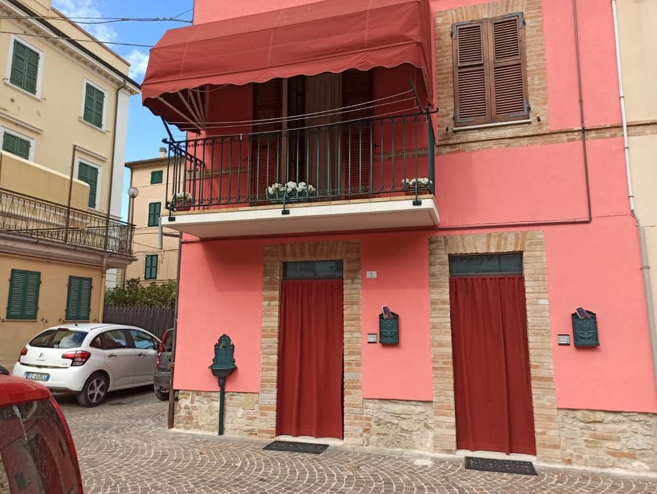 Casa Valentina - 50 steps to the beach Apartment in Marche