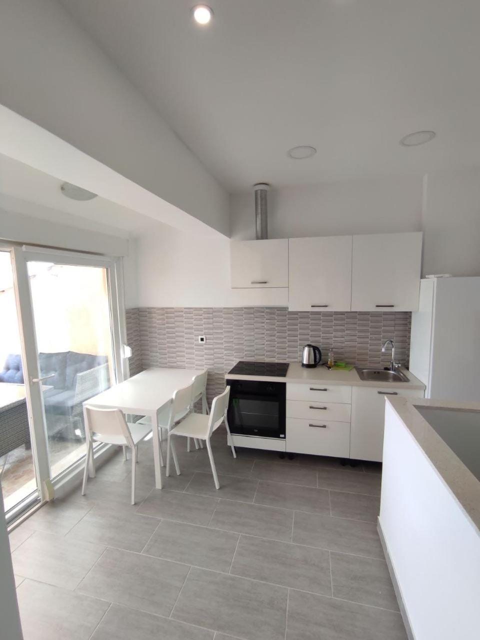 Kitchen or kitchenette, Dining area, pet friendly