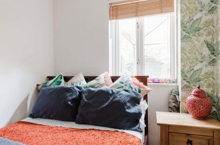 Private double room & private bathroom in our home Vacation rental in London