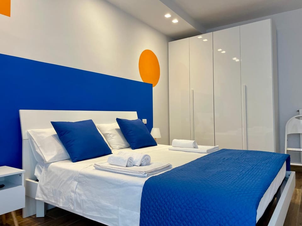 Bedroom, wardrobe