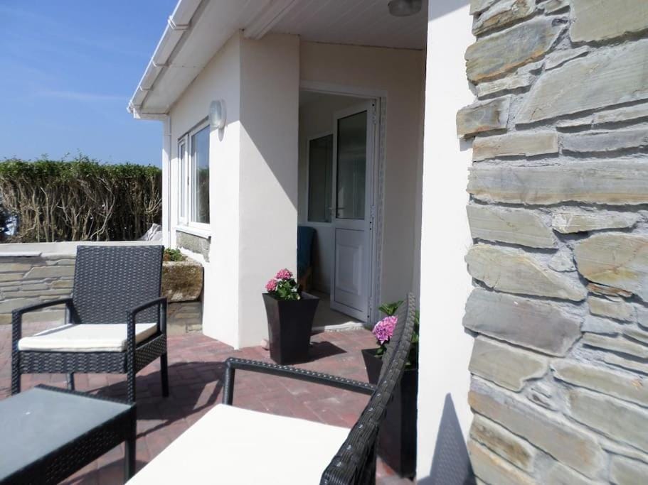 Patio, Seating area