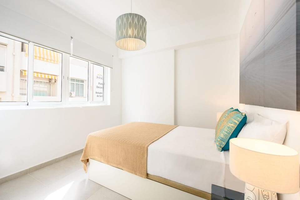 Bed, Decorative detail, Bedroom, Guests, Guests, acessibility