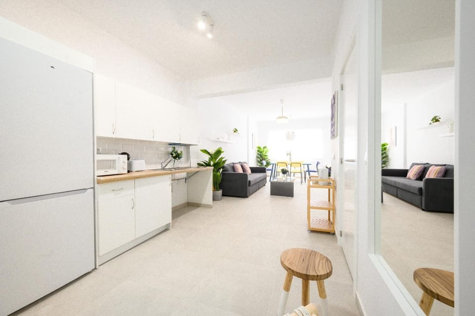 Food, Food, Drinks, minibar, kitchen, kitchen, acessibility