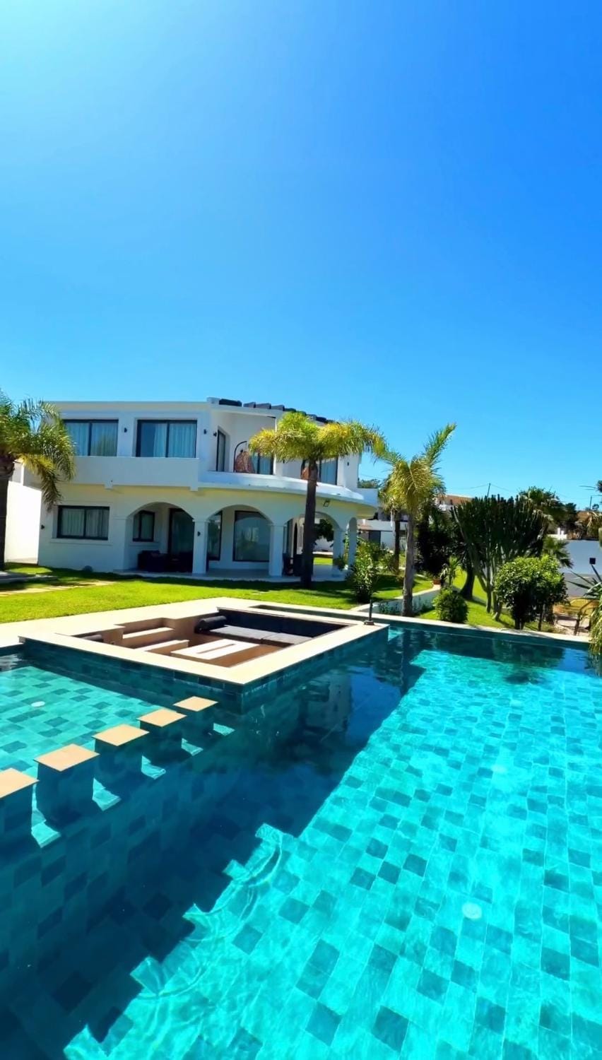 Property building, Swimming pool