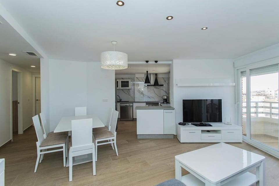 TV and multimedia, Kitchen or kitchenette, Living room, Seating area, Dining area, oven, pet friendly, stove