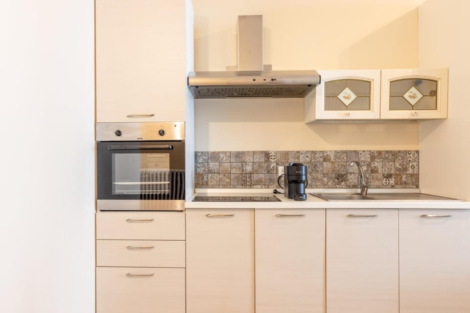 Kitchen or kitchenette, kitchen