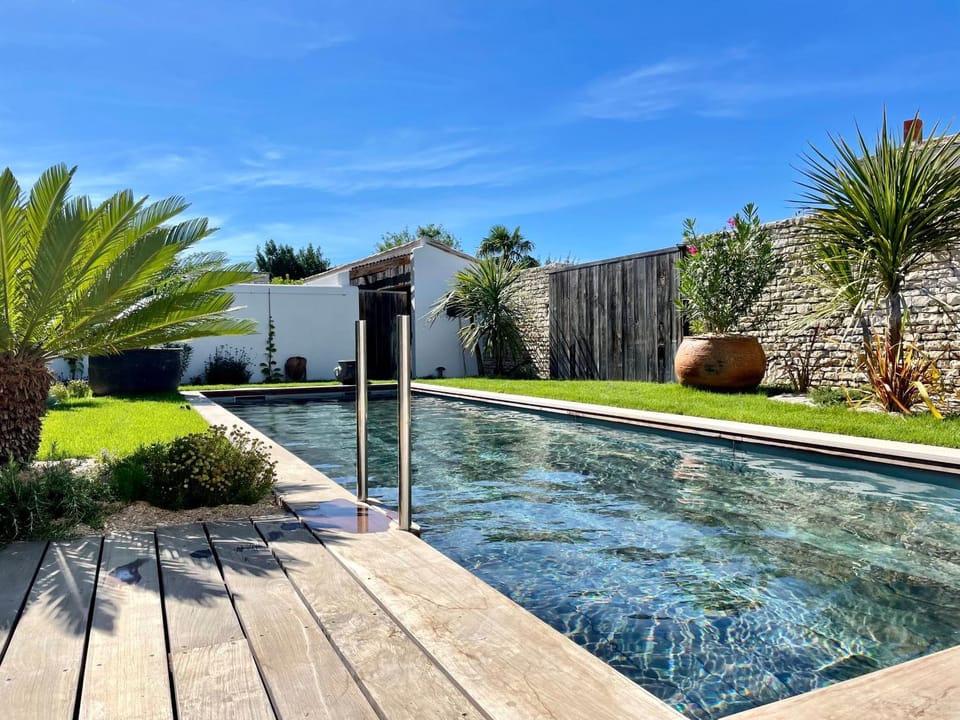 Patio, Garden, Swimming pool