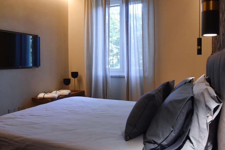 Nuova Cafe' Suite Apartment in Lombardy