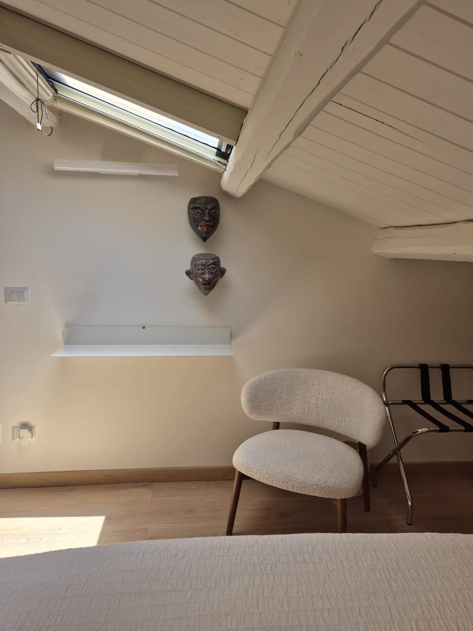Decorative detail, Bedroom, furniture