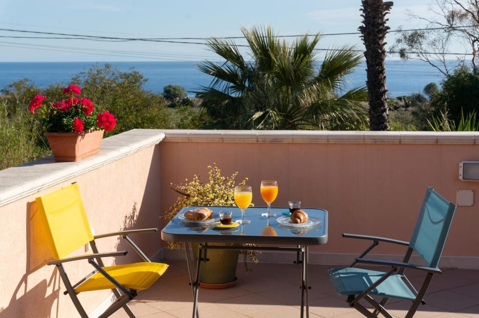 View (from property/room), Balcony/Terrace