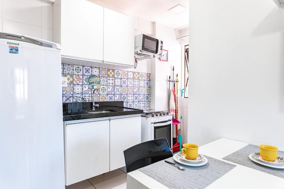 Kitchen or kitchenette, Dining area, minibar