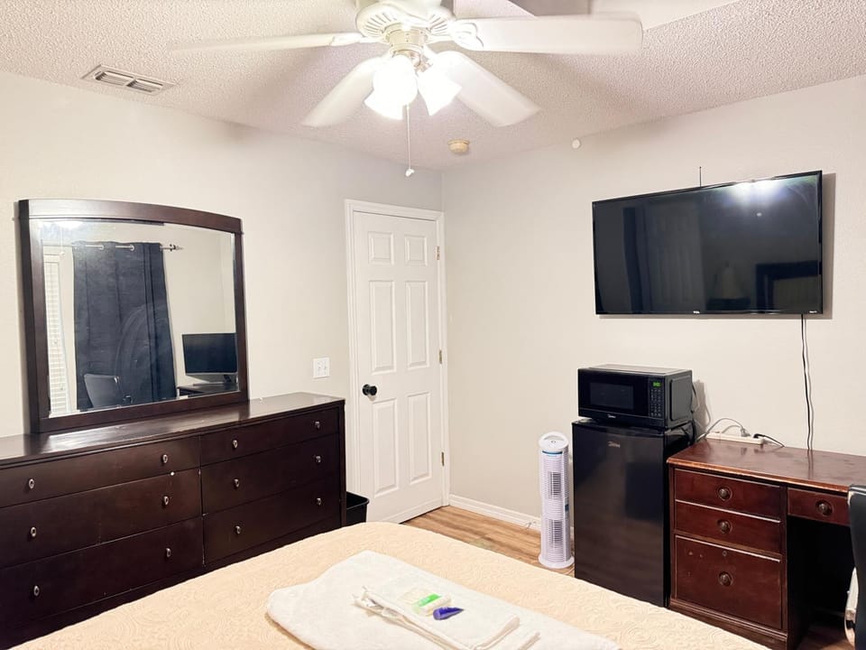 Bedroom, Internal: Not applicable to any particular room