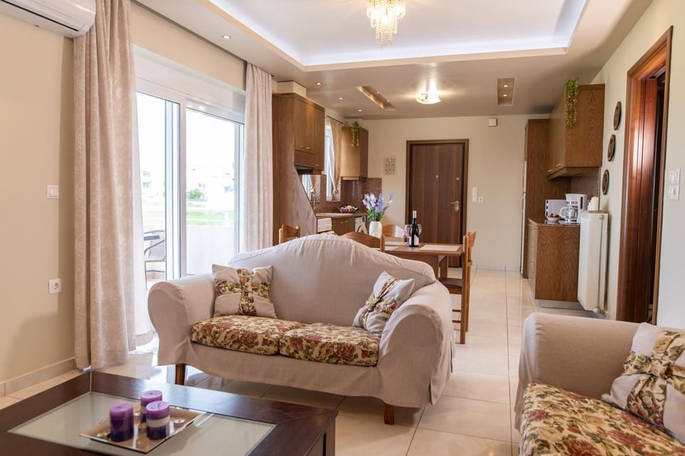 Kitchen or kitchenette, Living room, Seating area