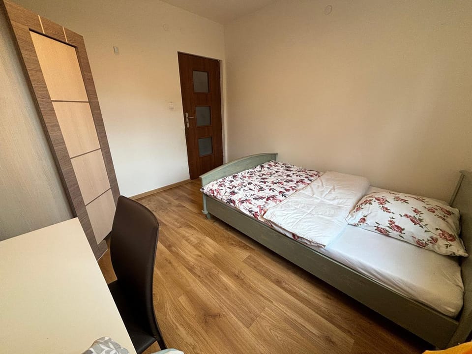 Bed, Photo of the whole room, Bedroom, wardrobe