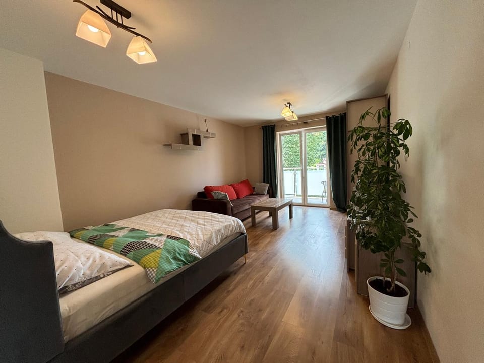 Bed, Photo of the whole room, fireplace
