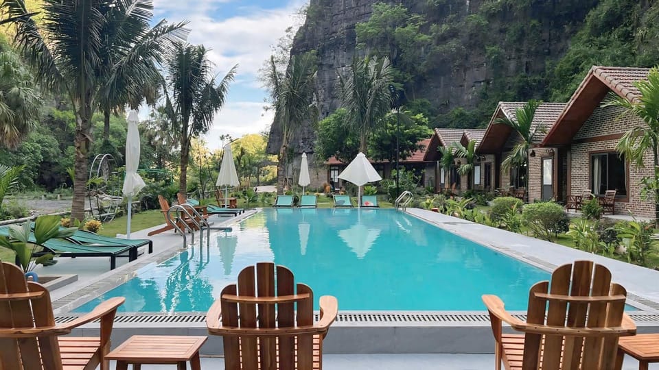 Property building, Day, Natural landscape, Garden, Garden view, Pool view, Swimming pool, sunbed