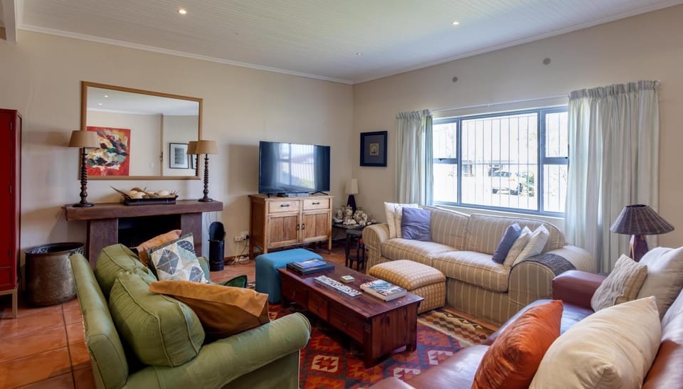 Out of Africa in Sandbaai, Hermanus House in Western Cape