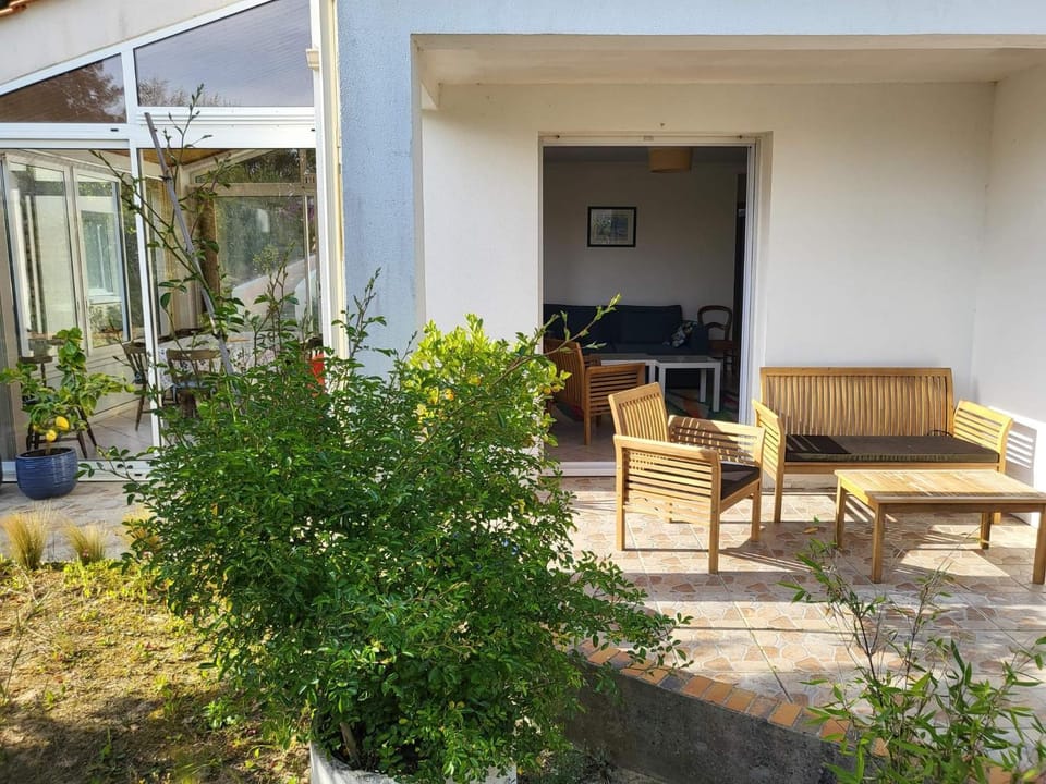 Appartement 3 chambres 6 pers rez de Jardin 5min plage quartier du Phare Location du dimanche au dimanche en juillet et aout Apartment in La Tranche-sur-Mer